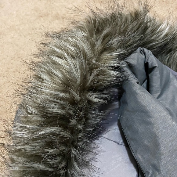 Kensie Puffer Coat; Size XS but runs a little big. - Picture 4 of 7